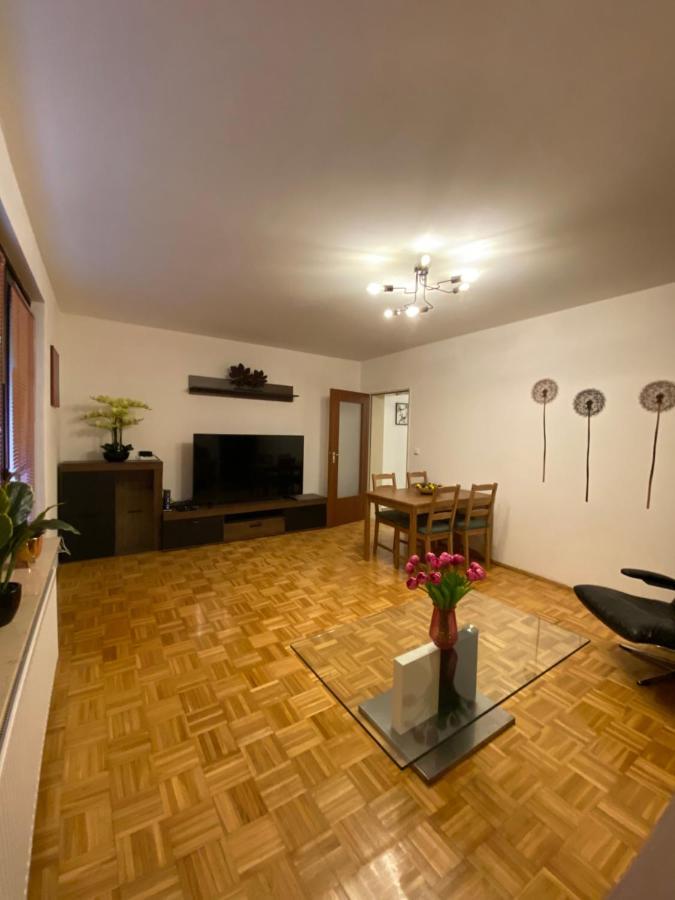 Apartment In Uninaehe Lübeck Exteriör bild